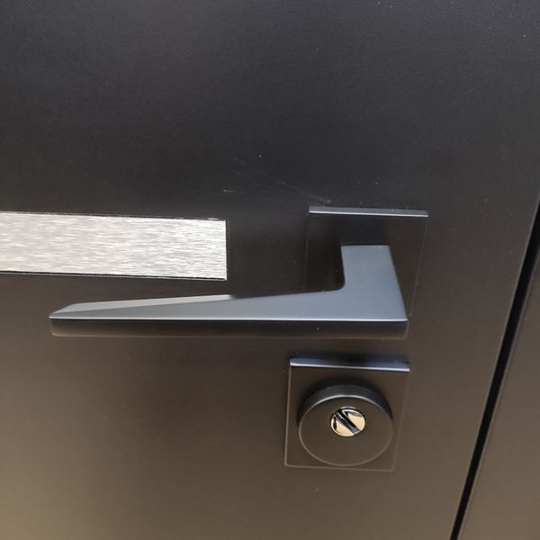 Дверь металлическая входная 204\89 см. левосторонняя Чорная с алюминием фото
