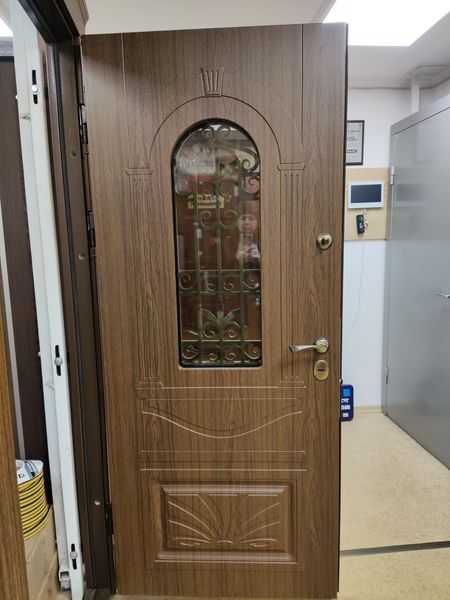 Дверь металлическая входная 205\91 см. правосторонняя Решётка фото