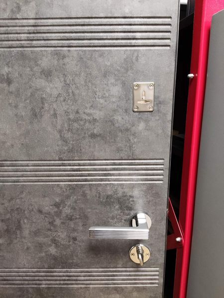 Дверь металлическая входная 204\89 см. правосторонняя. Модуляция фото